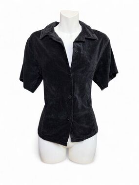 Women's Black Short-Sleeve Button-Down Shirt - Classic Collared Style